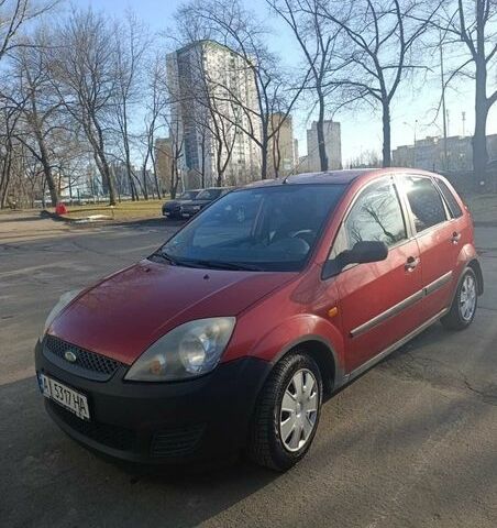 Красный Форд Фиеста, объемом двигателя 1.24 л и пробегом 198 тыс. км за 3200 $, фото 1 на Automoto.ua