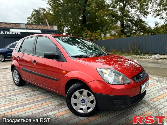 Червоний Форд Фієста, об'ємом двигуна 1.2 л та пробігом 168 тис. км за 3999 $, фото 1 на Automoto.ua