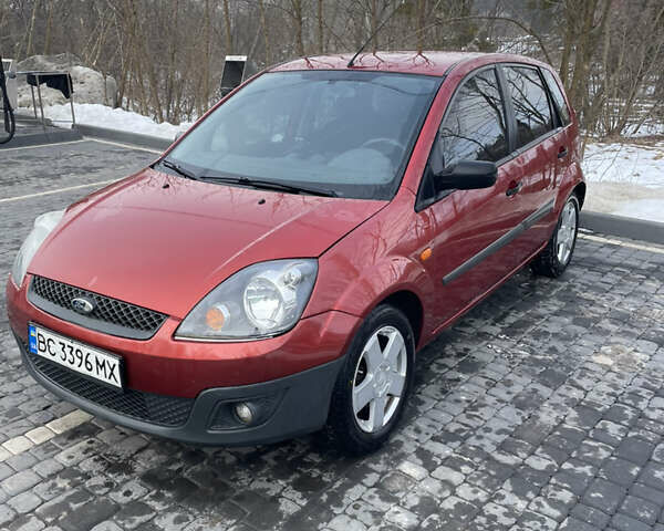 Красный Форд Фиеста, объемом двигателя 1.4 л и пробегом 253 тыс. км за 3700 $, фото 1 на Automoto.ua