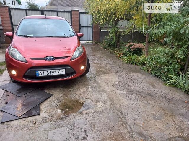 Червоний Форд Фієста, об'ємом двигуна 1.4 л та пробігом 270 тис. км за 3700 $, фото 1 на Automoto.ua