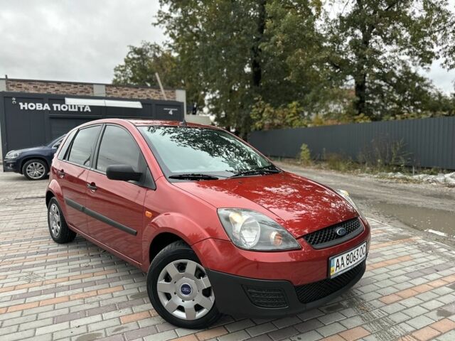 Красный Форд Фиеста, объемом двигателя 1.3 л и пробегом 169 тыс. км за 4000 $, фото 1 на Automoto.ua
