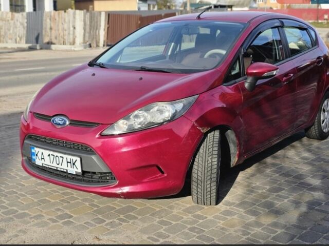 Красный Форд Фиеста, объемом двигателя 1.4 л и пробегом 205 тыс. км за 6000 $, фото 1 на Automoto.ua
