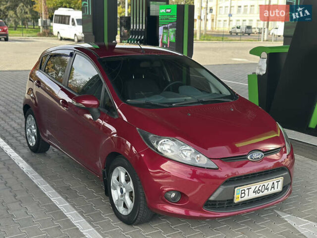 Форд Фиеста 2011 в Одессе на Automoto.ua Красный Форд Фиеста, объемом двигателя 1.4 л и пробегом 65 тыс. км за 7300 $, фото 1 на Automoto.ua