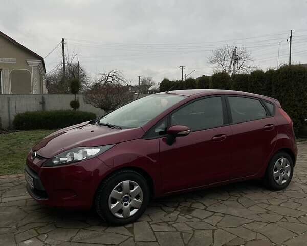 Червоний Форд Фієста, об'ємом двигуна 1.24 л та пробігом 177 тис. км за 6000 $, фото 1 на Automoto.ua