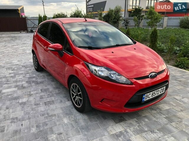 Красный Форд Фиеста, объемом двигателя 1.24 л и пробегом 92 тыс. км за 5500 $, фото 1 на Automoto.ua
