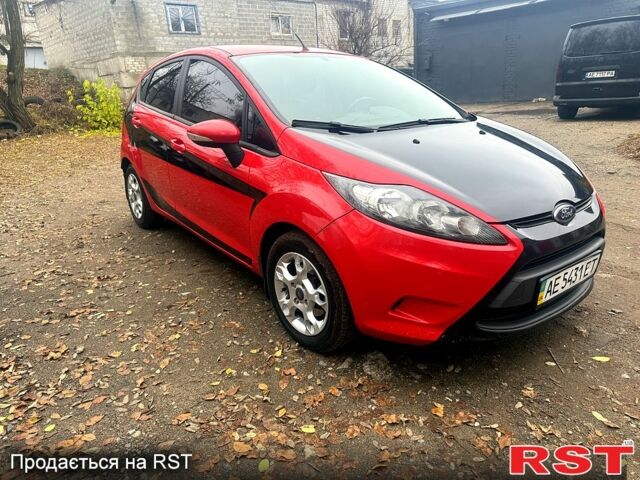 Червоний Форд Фієста, об'ємом двигуна 1.2 л та пробігом 148 тис. км за 5700 $, фото 1 на Automoto.ua