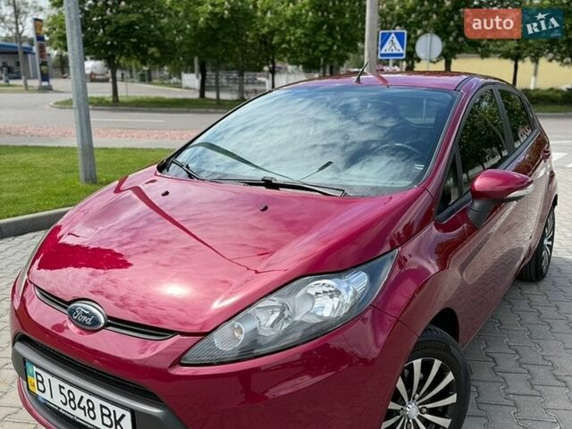 Красный Форд Фиеста, объемом двигателя 1.39 л и пробегом 115 тыс. км за 7600 $, фото 1 на Automoto.ua