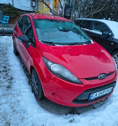 Красный Форд Фиеста, объемом двигателя 1.2 л и пробегом 228 тыс. км за 4900 $, фото 1 на Automoto.ua