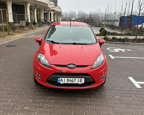 Красный Форд Фиеста, объемом двигателя 1.39 л и пробегом 103 тыс. км за 7500 $, фото 1 на Automoto.ua