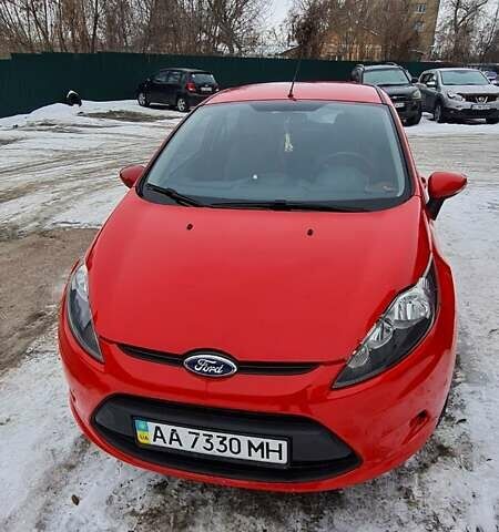 Красный Форд Фиеста, объемом двигателя 1.39 л и пробегом 131 тыс. км за 7900 $, фото 1 на Automoto.ua