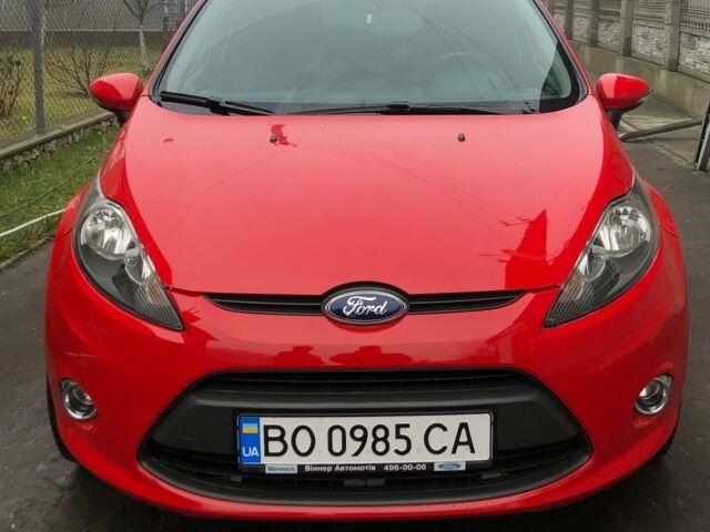 Червоний Форд Фієста, об'ємом двигуна 1.4 л та пробігом 83 тис. км за 8300 $, фото 1 на Automoto.ua