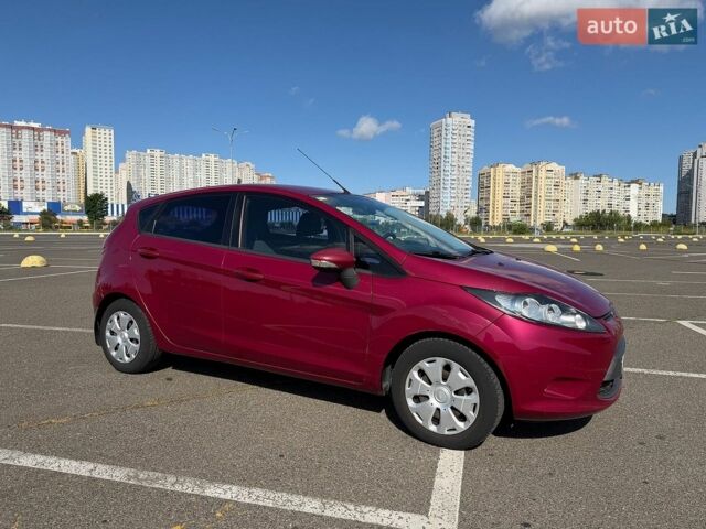 Красный Форд Фиеста, объемом двигателя 1.4 л и пробегом 108 тыс. км за 7400 $, фото 1 на Automoto.ua