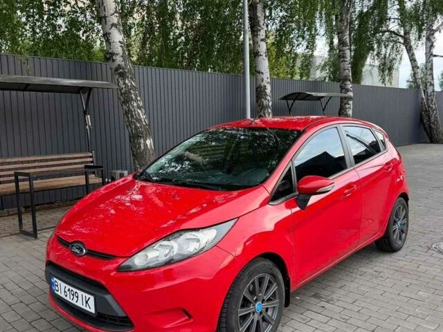 Червоний Форд Фієста, об'ємом двигуна 1.39 л та пробігом 98 тис. км за 7000 $, фото 1 на Automoto.ua