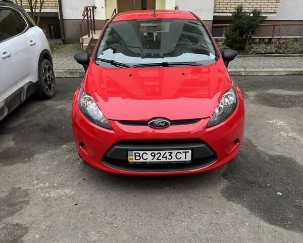 Червоний Форд Фієста, об'ємом двигуна 1.25 л та пробігом 72 тис. км за 6000 $, фото 1 на Automoto.ua