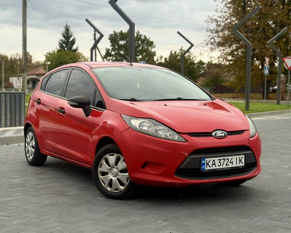 Форд Фиеста 2012 в Лубнах на Automoto.ua Красный Форд Фиеста, объемом двигателя 1.25 л и пробегом 211 тыс. км за 4399 $, фото 1 на Automoto.ua