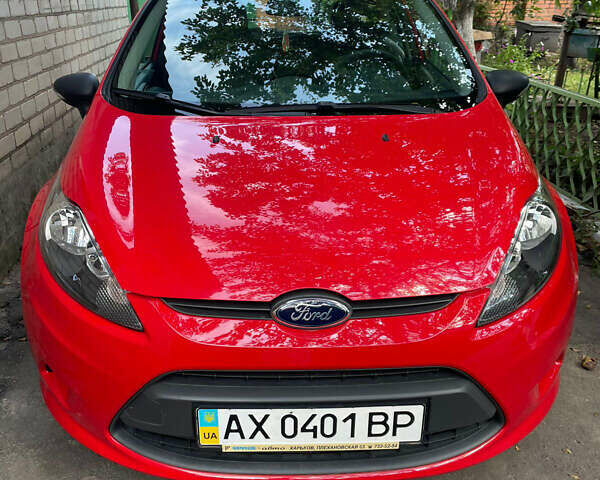 Червоний Форд Фієста, об'ємом двигуна 1.24 л та пробігом 40 тис. км за 7200 $, фото 1 на Automoto.ua