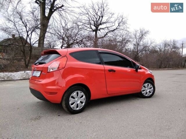 Червоний Форд Фієста, об'ємом двигуна 1.3 л та пробігом 22 тис. км за 7900 $, фото 1 на Automoto.ua