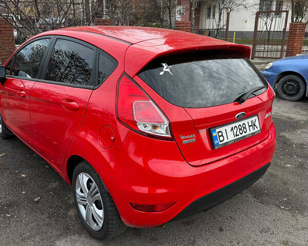 Червоний Форд Фієста, об'ємом двигуна 1.1 л та пробігом 147 тис. км за 6500 $, фото 1 на Automoto.ua