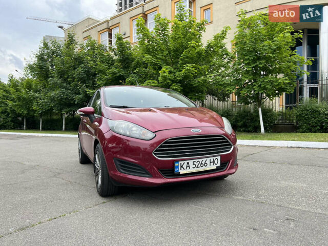 Червоний Форд Фієста, об'ємом двигуна 1 л та пробігом 160 тис. км за 5500 $, фото 1 на Automoto.ua
