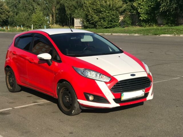 Червоний Форд Фієста, об'ємом двигуна 1.5 л та пробігом 123 тис. км за 6500 $, фото 1 на Automoto.ua