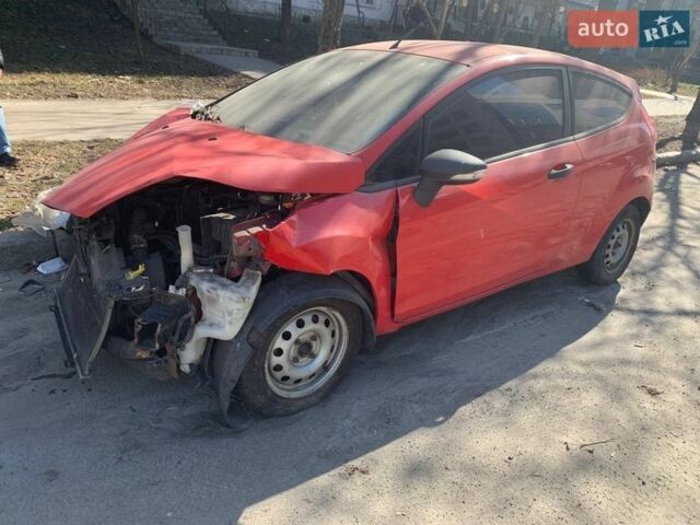 Красный Форд Фиеста, объемом двигателя 1.2 л и пробегом 140 тыс. км за 2800 $, фото 1 на Automoto.ua