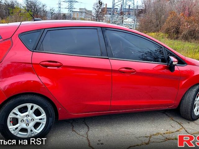 Червоний Форд Фієста, об'ємом двигуна 1.6 л та пробігом 109 тис. км за 7000 $, фото 1 на Automoto.ua