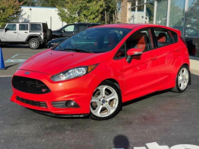 Червоний Форд Фієста, об'ємом двигуна 1.6 л та пробігом 87 тис. км за 6200 $, фото 1 на Automoto.ua