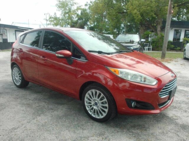 Красный Форд Фиеста, объемом двигателя 1.6 л и пробегом 71 тыс. км за 4800 $, фото 1 на Automoto.ua