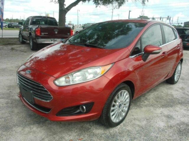 Красный Форд Фиеста, объемом двигателя 1.6 л и пробегом 72 тыс. км за 1800 $, фото 1 на Automoto.ua