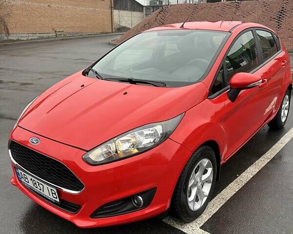 Красный Форд Фиеста, объемом двигателя 1 л и пробегом 65 тыс. км за 9400 $, фото 1 на Automoto.ua