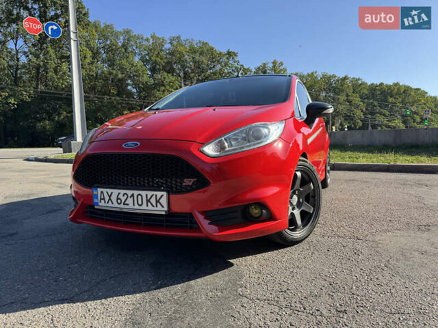 Червоний Форд Фієста, об'ємом двигуна 1.6 л та пробігом 110 тис. км за 9500 $, фото 1 на Automoto.ua