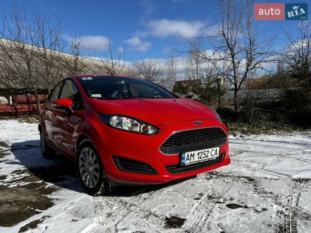 Червоний Форд Фієста, об'ємом двигуна 1.3 л та пробігом 115 тис. км за 7500 $, фото 1 на Automoto.ua