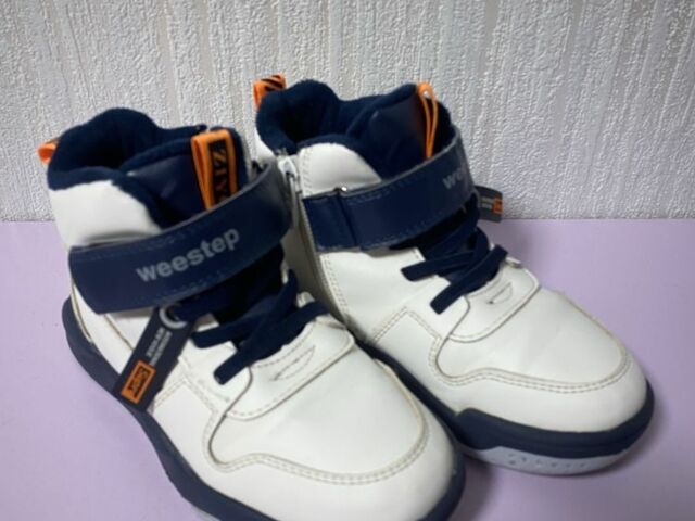 Червоний Форд Фієста, об'ємом двигуна 1.2 л та пробігом 0 тис. км за 7 $, фото 1 на Automoto.ua