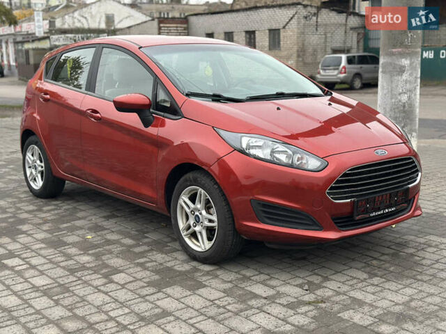 Красный Форд Фиеста, объемом двигателя 1.6 л и пробегом 189 тыс. км за 8999 $, фото 1 на Automoto.ua