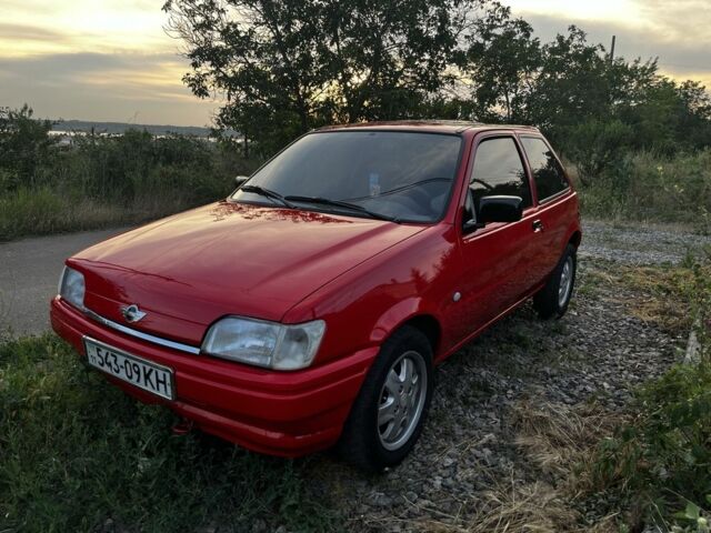 Красный Форд Фиеста, объемом двигателя 1.1 л и пробегом 3 тыс. км за 1350 $, фото 1 на Automoto.ua