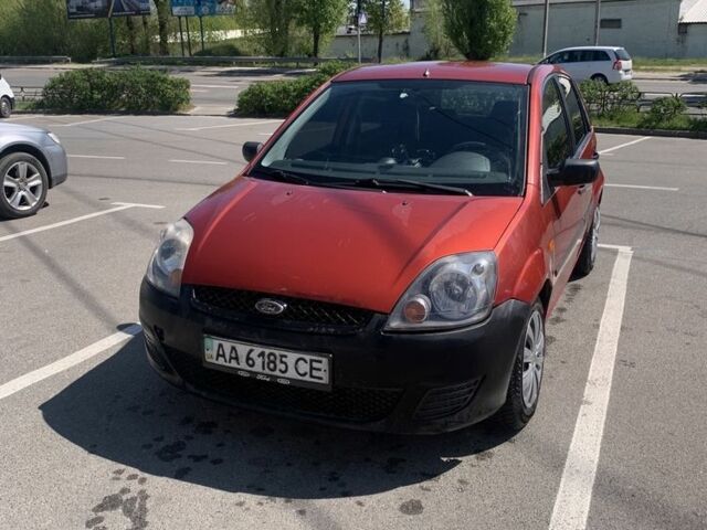Красный Форд Фиеста, объемом двигателя 1.2 л и пробегом 350 тыс. км за 2499 $, фото 1 на Automoto.ua