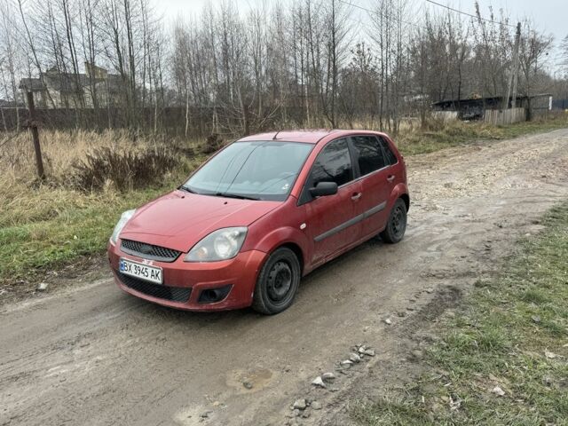 Красный Форд Фиеста, объемом двигателя 1.3 л и пробегом 190 тыс. км за 1600 $, фото 1 на Automoto.ua