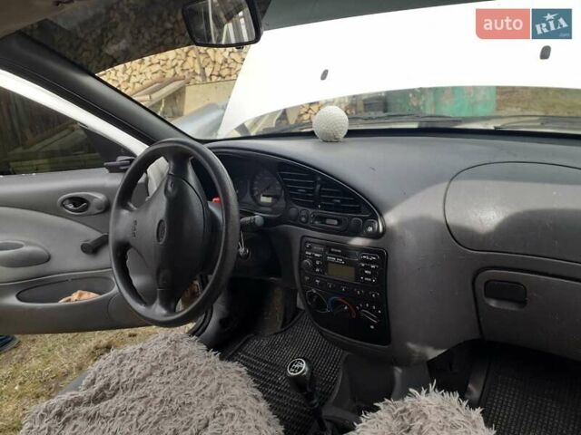 Форд Фієста, об'ємом двигуна 1.7 л та пробігом 200 тис. км за 1700 $, фото 1 на Automoto.ua