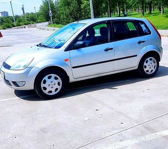 Форд Фиеста, объемом двигателя 1.4 л и пробегом 205 тыс. км за 3600 $, фото 1 на Automoto.ua