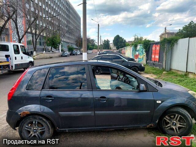 Форд Фиеста, объемом двигателя 1.3 л и пробегом 240 тыс. км за 2100 $, фото 1 на Automoto.ua
