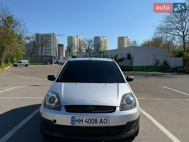 Форд Фиеста, объемом двигателя 1.4 л и пробегом 121 тыс. км за 4000 $, фото 1 на Automoto.ua