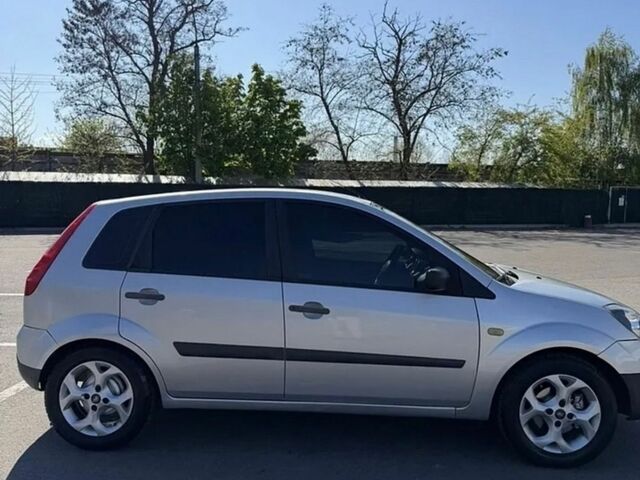 Форд Фиеста, объемом двигателя 1.4 л и пробегом 122 тыс. км за 3500 $, фото 1 на Automoto.ua