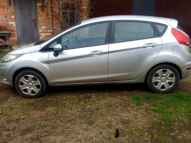 Форд Фиеста, объемом двигателя 1.3 л и пробегом 179 тыс. км за 5300 $, фото 1 на Automoto.ua