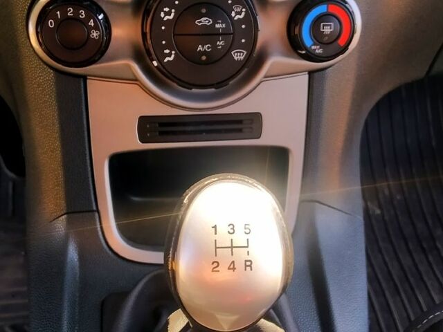 Форд Фиеста, объемом двигателя 14 л и пробегом 252 тыс. км за 5800 $, фото 1 на Automoto.ua