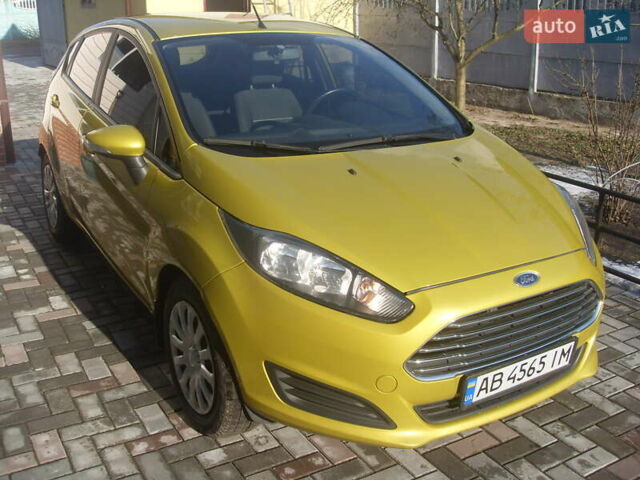 Желтый Форд Фиеста, объемом двигателя 1 л и пробегом 190 тыс. км за 6100 $, фото 1 на Automoto.ua