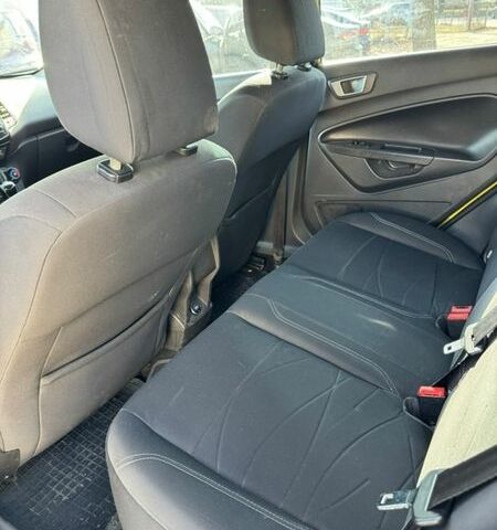 Желтый Форд Фиеста, объемом двигателя 1.5 л и пробегом 223 тыс. км за 4700 $, фото 1 на Automoto.ua