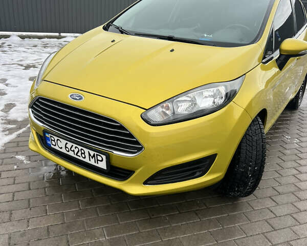 Жовтий Форд Фієста, об'ємом двигуна 1 л та пробігом 85 тис. км за 6250 $, фото 1 на Automoto.ua