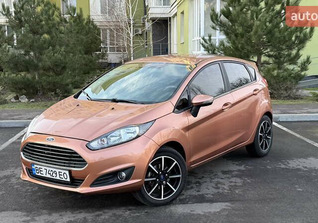 Желтый Форд Фиеста, объемом двигателя 1.6 л и пробегом 142 тыс. км за 7999 $, фото 1 на Automoto.ua