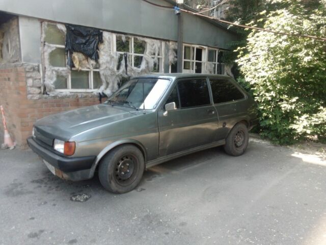 Серый Форд Фиеста, объемом двигателя 0 л и пробегом 1000 тыс. км за 899 $, фото 1 на Automoto.ua