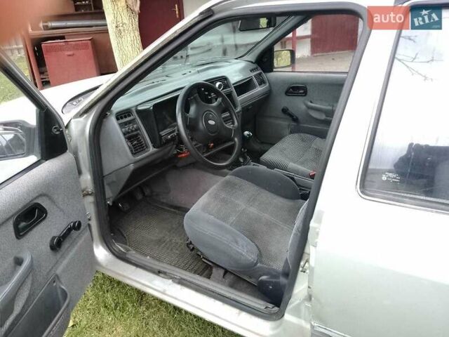 Серый Форд Фиеста, объемом двигателя 1.6 л и пробегом 600 тыс. км за 900 $, фото 1 на Automoto.ua